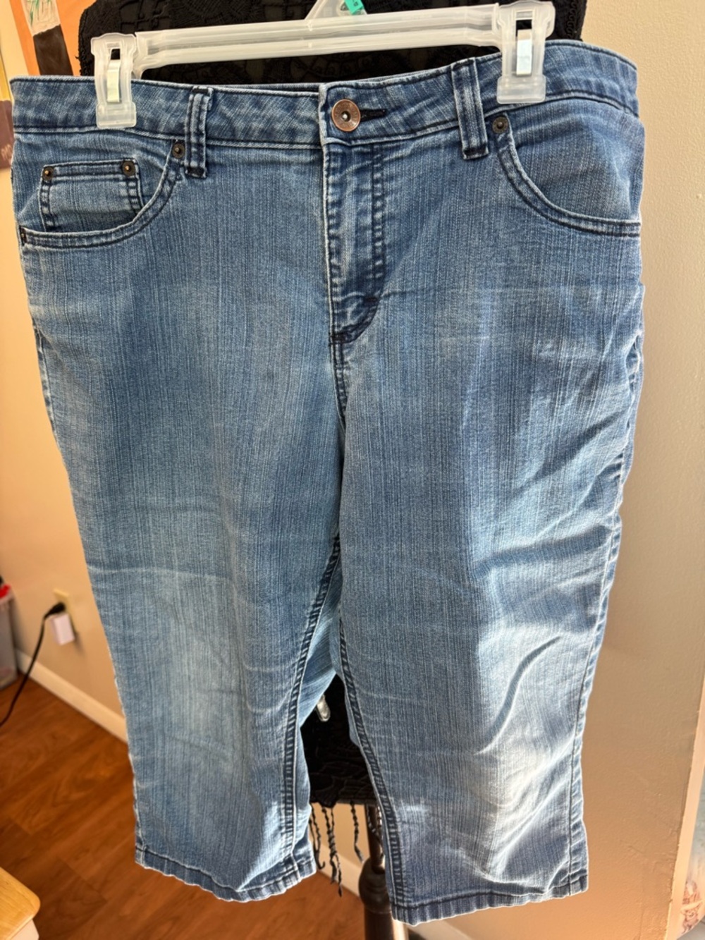 Merona Light Blue Cropped Denim Jeans, clean questions message me